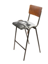 Afbeelding in Gallery-weergave laden, Barstoel Bruinisse keuze uit meerdere afbeeldingen zithoogte 76 cm
